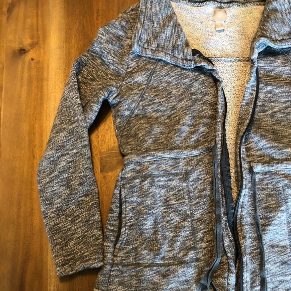 GAP Tops - Gapfit Sweatshirt